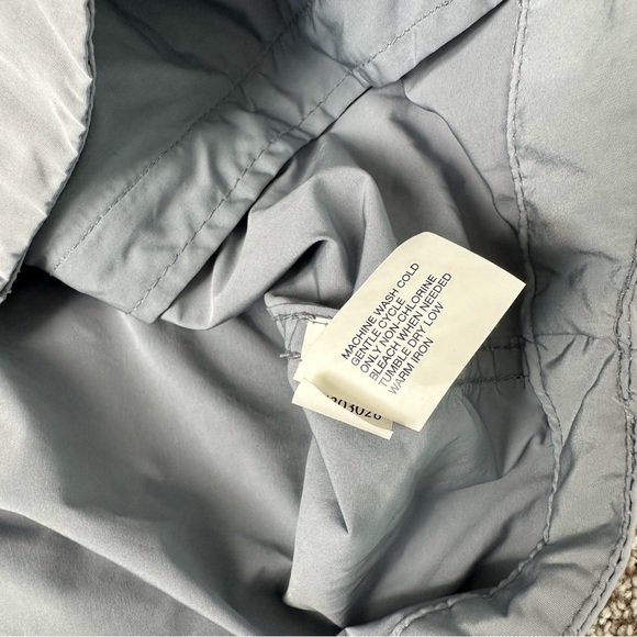 Gap (Medium) Lightweight Pale Baby Blue Wind/Rain Jacket - Picture 6 of 7